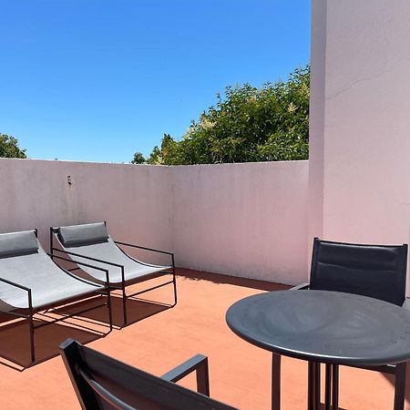Aomo Art Space Hostel Oeiras Zewnętrze zdjęcie