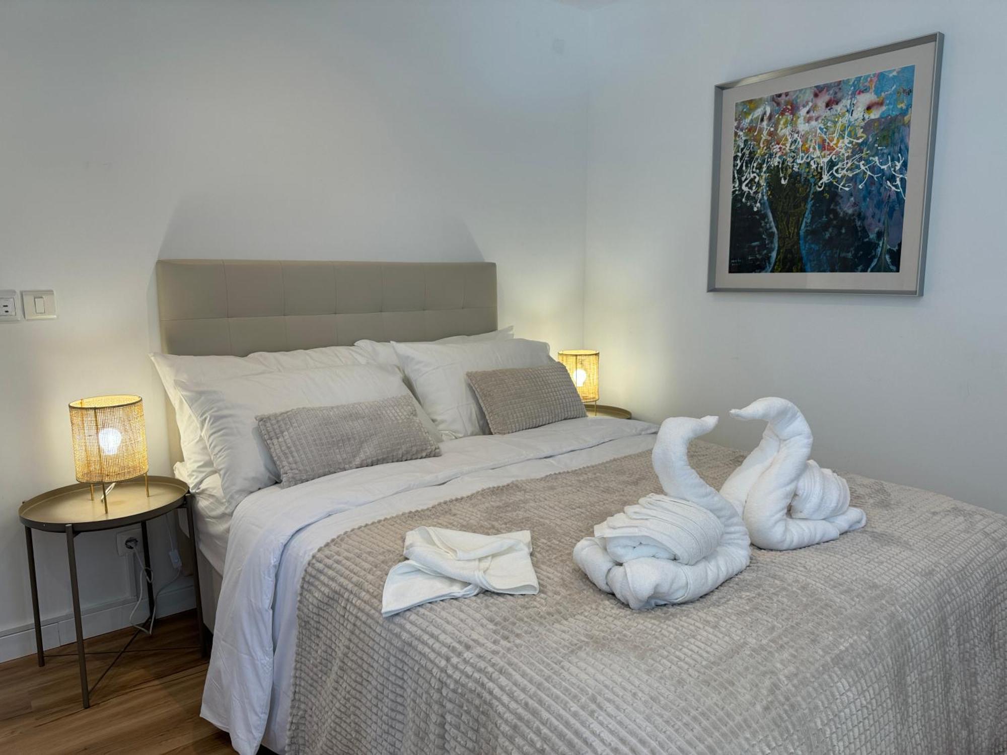 Aomo Art Space Hostel Oeiras Zewnętrze zdjęcie